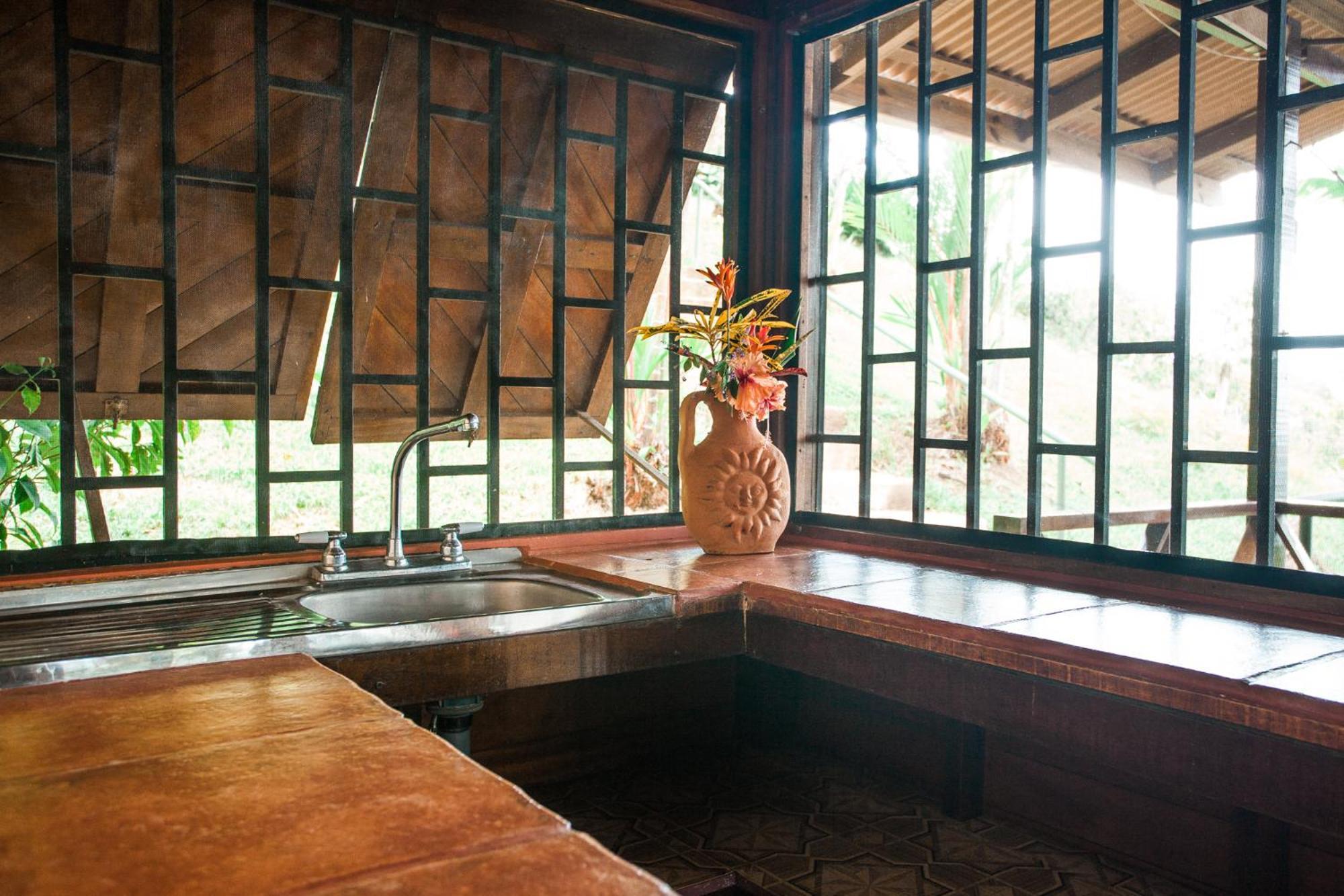 Pacific Edge Eco Lodge Dominical Esterno foto