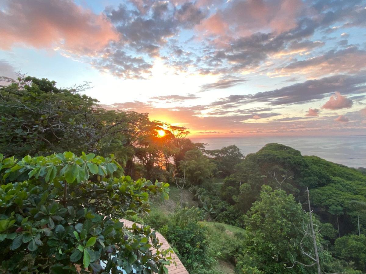 Pacific Edge Eco Lodge Dominical Esterno foto